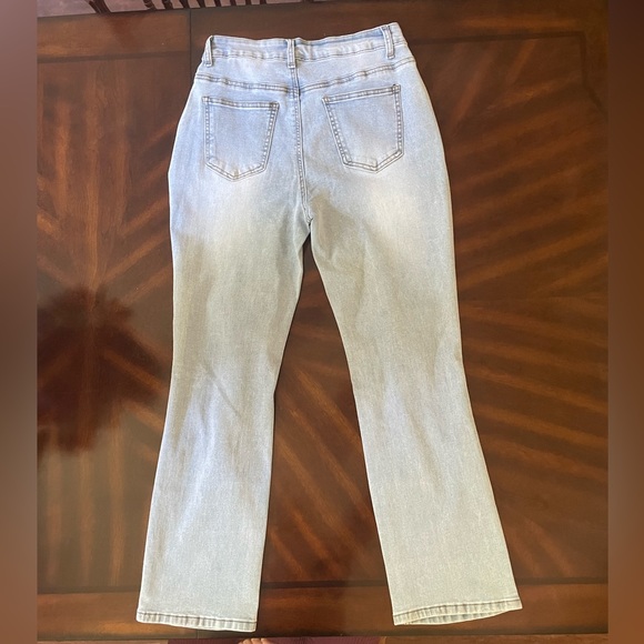 Cassie Light Denim Jeans - Picture 3 of 4